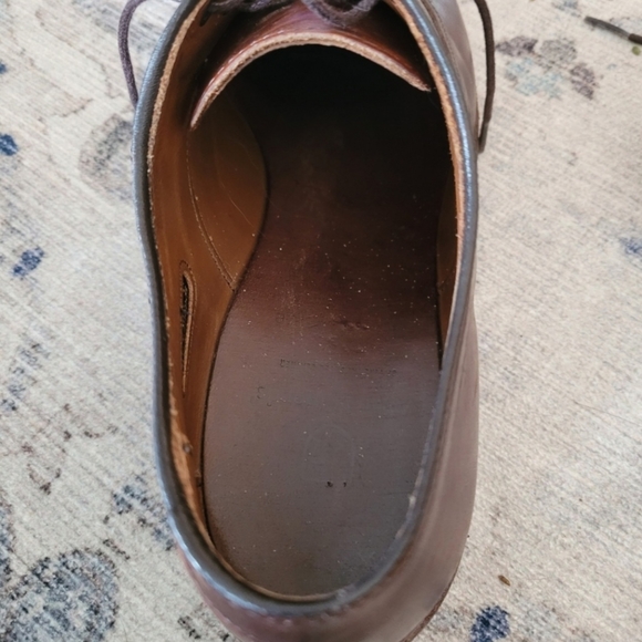 Allen Edmonds set: oxford dress shoes (Size 9A; narrow) and matching belt (34"). - Picture 7 of 14